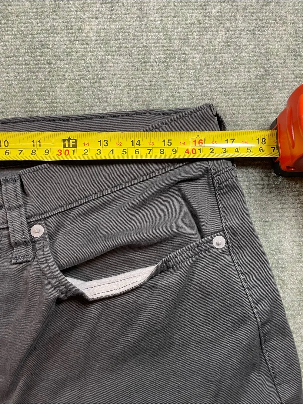 Levi's Relaxed Fit Jeans in Charcoal Black/Gray
